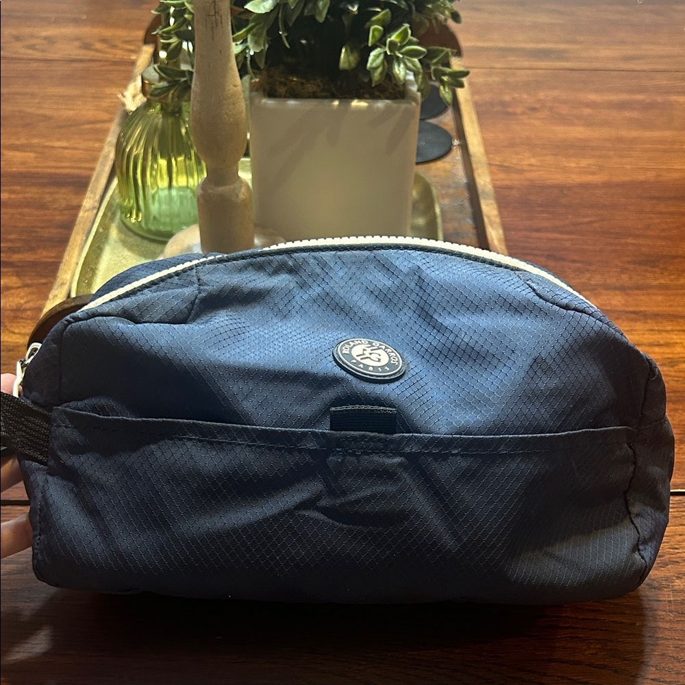 Lacoste Sport Roland Garros Paris Dark Blue Toiletry Bag - Picture 2 of 6